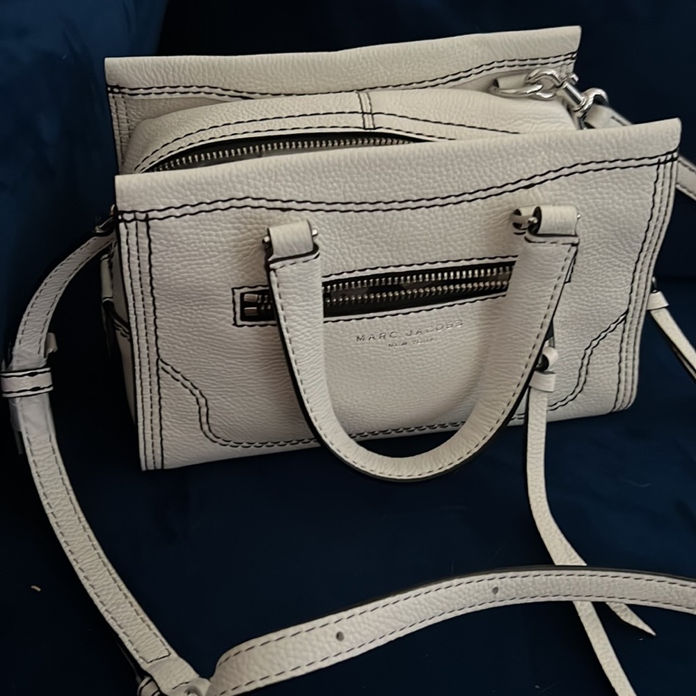New with tags - Marc Jacobs Grained Leather Crossbody Satchel in porcelain